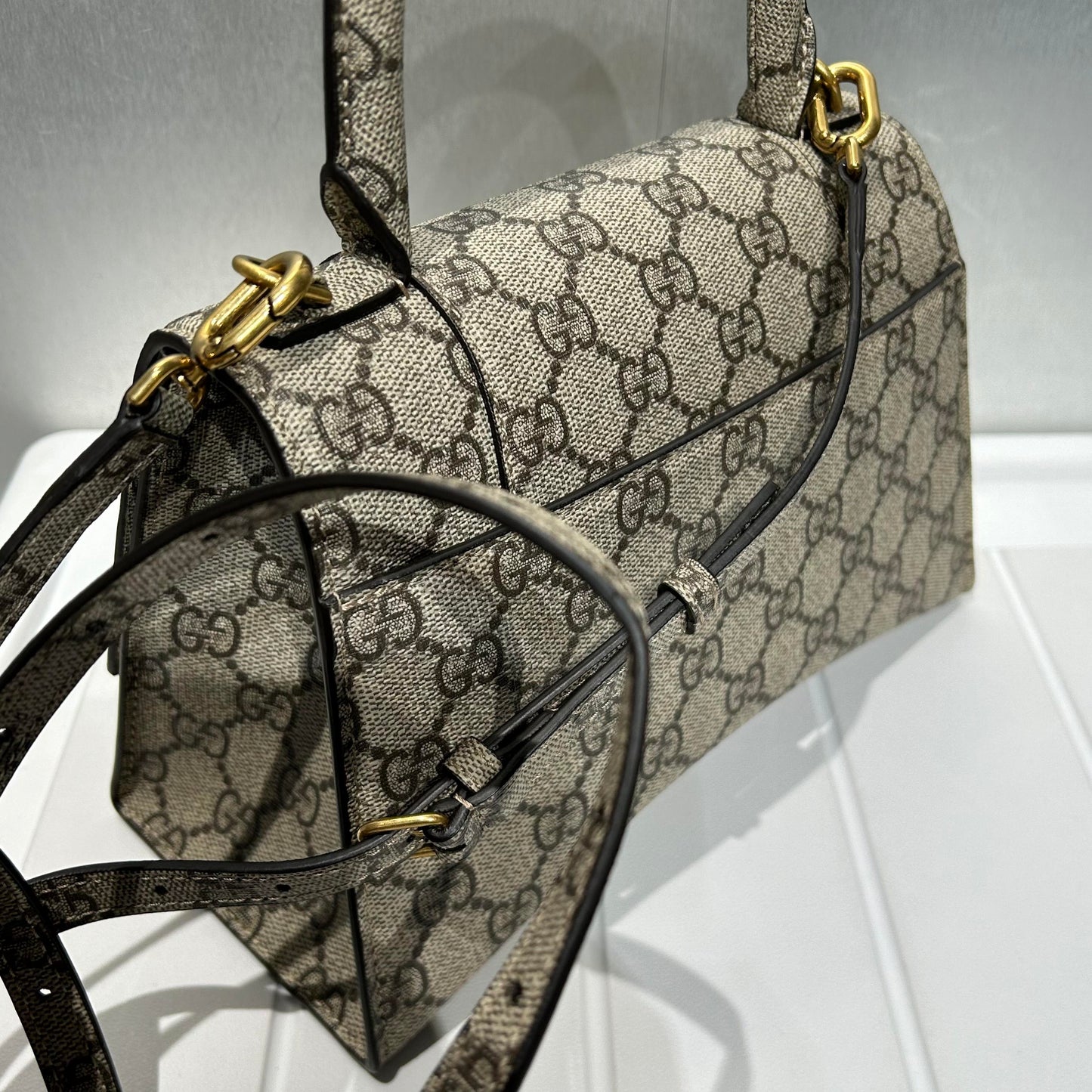 Gucci x Balenciaga
Gucci x Balenciaga Beige/Brown GG Supreme Canvas Hourglass Top Handle Bag