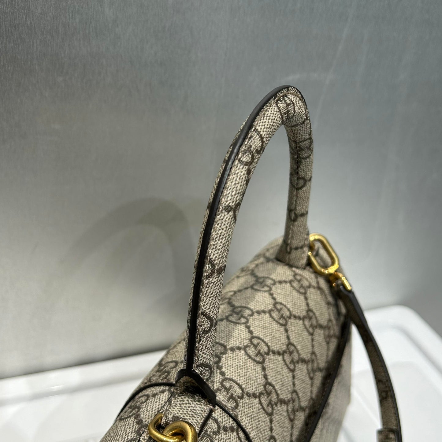 Gucci x Balenciaga
Gucci x Balenciaga Beige/Brown GG Supreme Canvas Hourglass Top Handle Bag