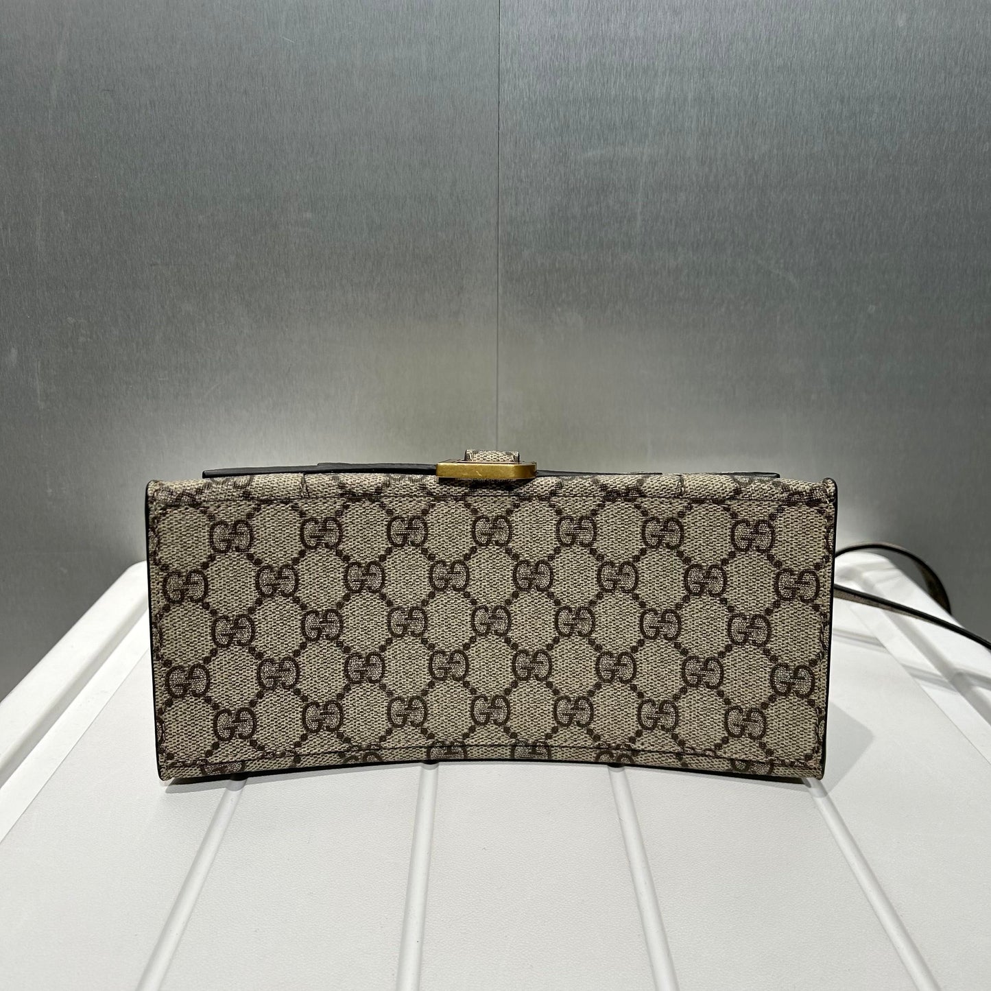 Gucci x Balenciaga
Gucci x Balenciaga Beige/Brown GG Supreme Canvas Hourglass Top Handle Bag